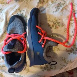 Nike 7.5 woman shoes